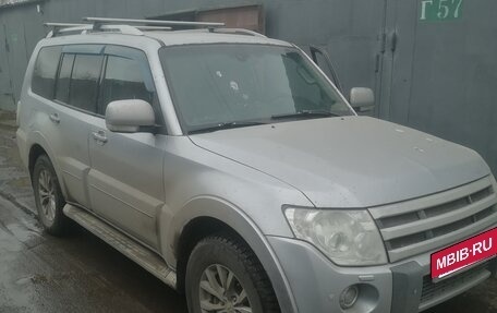 Mitsubishi Pajero IV, 2011 год, 2 000 000 рублей, 2 фотография