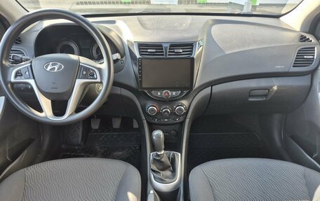 Hyundai Solaris II рестайлинг, 2011 год, 720 000 рублей, 10 фотография