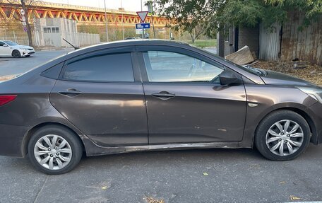 Hyundai Solaris II рестайлинг, 2015 год, 530 000 рублей, 3 фотография