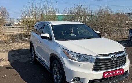 Toyota Highlander III, 2013 год, 2 850 000 рублей, 3 фотография