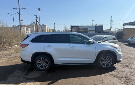 Toyota Highlander III, 2013 год, 2 850 000 рублей, 4 фотография