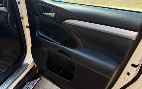 Toyota Highlander III, 2013 год, 2 850 000 рублей, 13 фотография