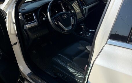 Toyota Highlander III, 2013 год, 2 850 000 рублей, 11 фотография