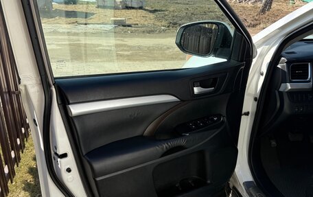 Toyota Highlander III, 2013 год, 2 850 000 рублей, 18 фотография