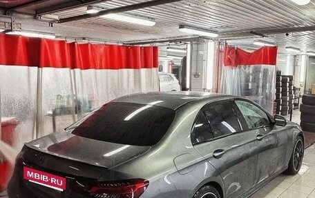 Mercedes-Benz E-Класс, 2021 год, 3 950 000 рублей, 2 фотография