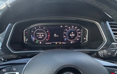 Volkswagen Tiguan II, 2020 год, 2 800 000 рублей, 16 фотография