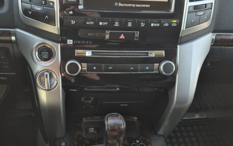 Toyota Land Cruiser 200, 2013 год, 4 000 000 рублей, 23 фотография