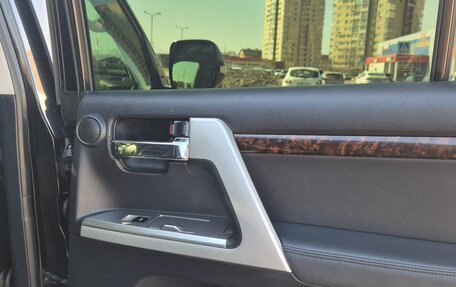 Toyota Land Cruiser 200, 2013 год, 4 000 000 рублей, 18 фотография