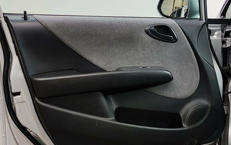 Honda Fit III, 2001 год, 255 000 рублей, 24 фотография