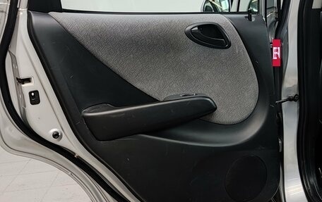 Honda Fit III, 2001 год, 255 000 рублей, 26 фотография