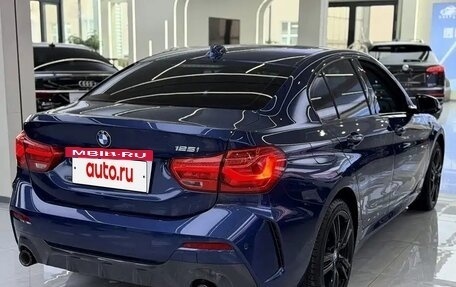 BMW 1 серия, 2023 год, 1 990 000 рублей, 4 фотография