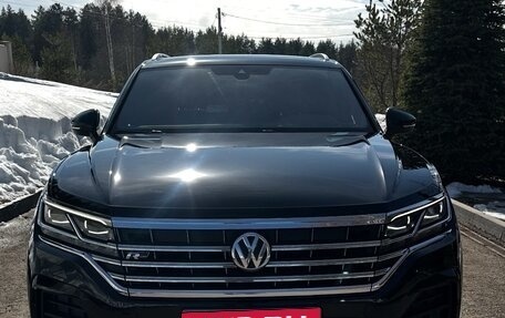 Volkswagen Touareg III, 2018 год, 3 150 000 рублей, 1 фотография