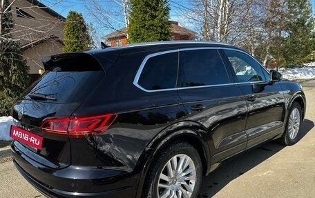 Volkswagen Touareg III, 2018 год, 3 150 000 рублей, 3 фотография