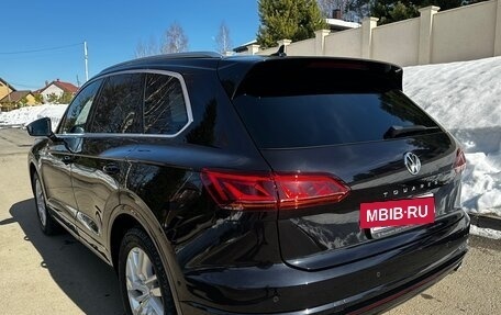 Volkswagen Touareg III, 2018 год, 3 150 000 рублей, 6 фотография