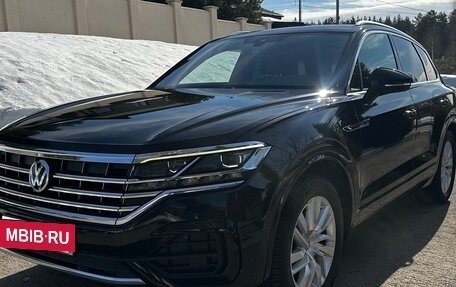 Volkswagen Touareg III, 2018 год, 3 150 000 рублей, 11 фотография
