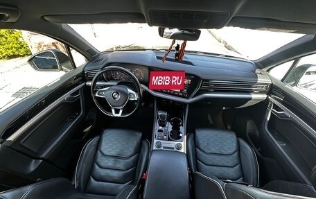 Volkswagen Touareg III, 2018 год, 3 150 000 рублей, 16 фотография