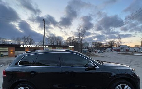 Volkswagen Touareg III, 2011 год, 1 950 000 рублей, 2 фотография