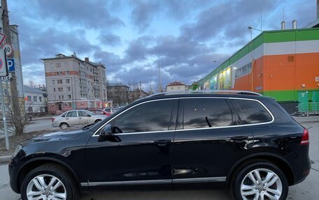 Volkswagen Touareg III, 2011 год, 1 950 000 рублей, 3 фотография