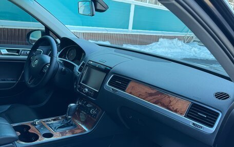 Volkswagen Touareg III, 2011 год, 1 950 000 рублей, 7 фотография