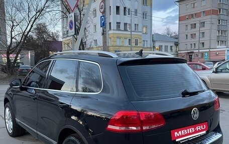 Volkswagen Touareg III, 2011 год, 1 950 000 рублей, 4 фотография