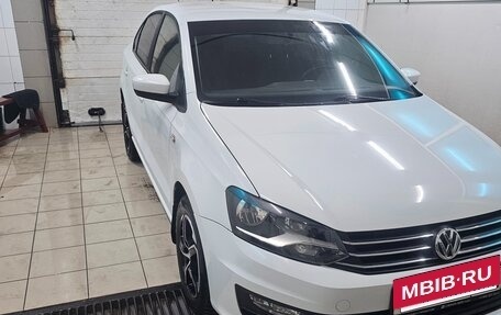 Volkswagen Polo VI (EU Market), 2016 год, 930 000 рублей, 2 фотография