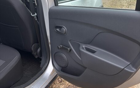 Renault Sandero II рестайлинг, 2019 год, 1 200 000 рублей, 13 фотография