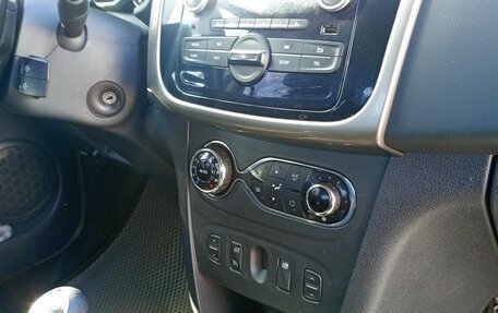 Renault Logan II, 2020 год, 715 000 рублей, 4 фотография