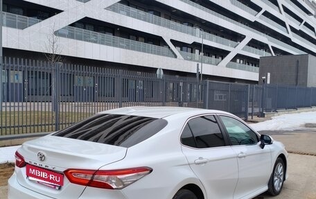 Toyota Camry, 2021 год, 3 200 000 рублей, 6 фотография