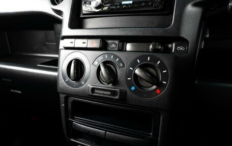 Toyota bB I рестайлинг, 2000 год, 549 000 рублей, 14 фотография