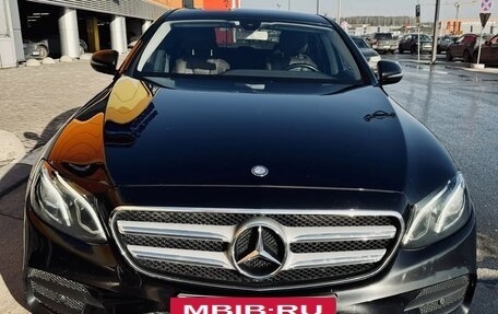 Mercedes-Benz E-Класс, 2017 год, 2 950 000 рублей, 2 фотография