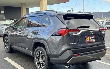 Toyota RAV4, 2024 год, 4 000 001 рублей, 7 фотография