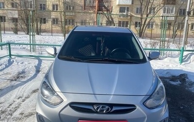 Hyundai Solaris II рестайлинг, 2012 год, 740 000 рублей, 1 фотография
