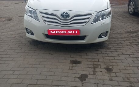 Toyota Camry, 2010 год, 1 121 000 рублей, 1 фотография