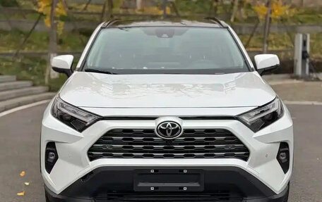 Toyota RAV4, 2025 год, 3 400 001 рублей, 2 фотография