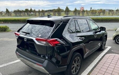 Toyota RAV4, 2024 год, 3 400 001 рублей, 8 фотография