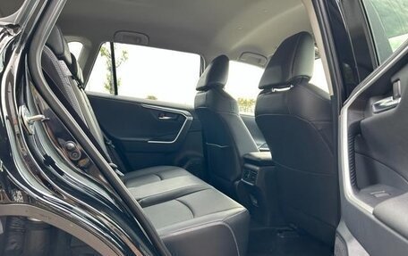 Toyota RAV4, 2024 год, 3 400 001 рублей, 18 фотография