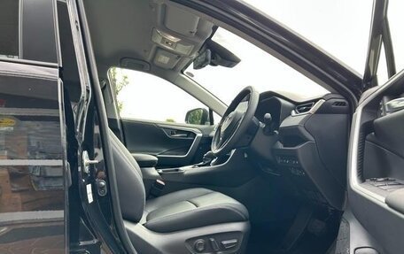 Toyota RAV4, 2024 год, 3 400 001 рублей, 15 фотография