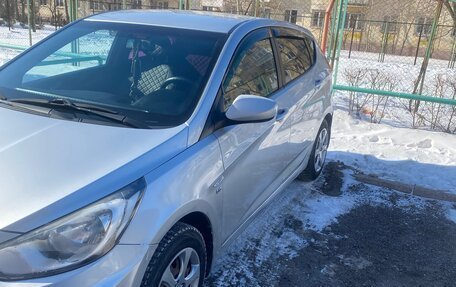 Hyundai Solaris II рестайлинг, 2012 год, 740 000 рублей, 2 фотография