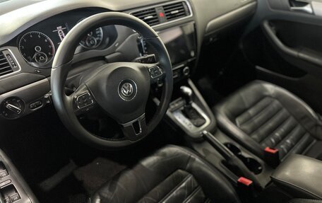 Volkswagen Jetta VI, 2011 год, 970 000 рублей, 7 фотография