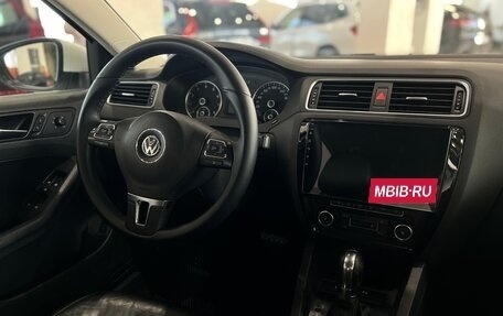 Volkswagen Jetta VI, 2011 год, 970 000 рублей, 14 фотография