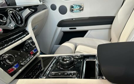 Rolls-Royce Ghost Series II рестайлинг, 2024 год, 43 000 000 рублей, 5 фотография
