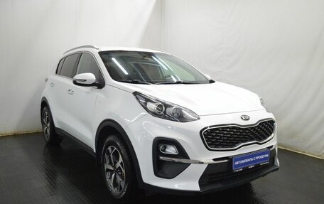 KIA Sportage IV рестайлинг, 2020 год, 2 390 000 рублей, 3 фотография