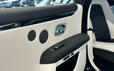 Rolls-Royce Ghost Series II рестайлинг, 2024 год, 43 000 000 рублей, 16 фотография