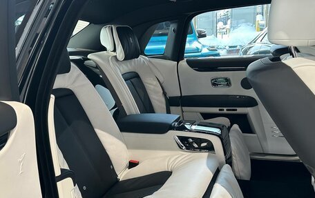 Rolls-Royce Ghost Series II рестайлинг, 2024 год, 43 000 000 рублей, 17 фотография