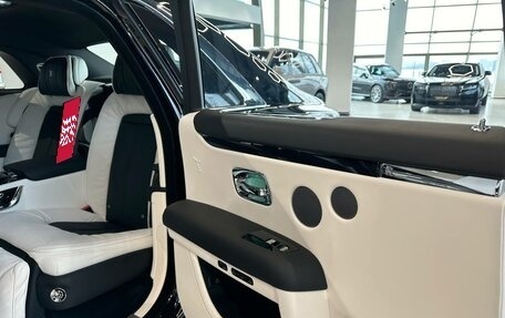 Rolls-Royce Ghost Series II рестайлинг, 2024 год, 43 000 000 рублей, 21 фотография