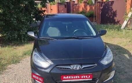 Hyundai Solaris II рестайлинг, 2011 год, 650 000 рублей, 5 фотография