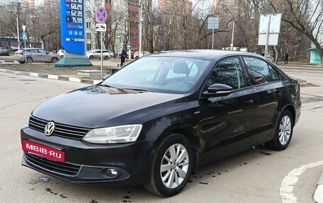 Volkswagen Jetta VI, 2013 год, 730 000 рублей, 3 фотография