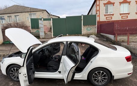 Volkswagen Jetta VI, 2014 год, 1 150 000 рублей, 2 фотография