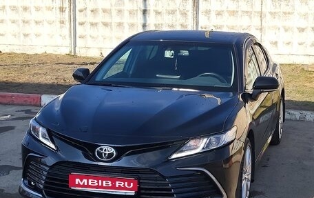 Toyota Camry, 2021 год, 3 920 000 рублей, 1 фотография