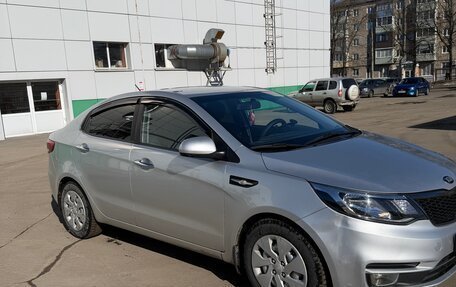 KIA Rio III рестайлинг, 2016 год, 980 000 рублей, 2 фотография